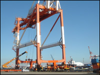 ガントリークレーン解体1